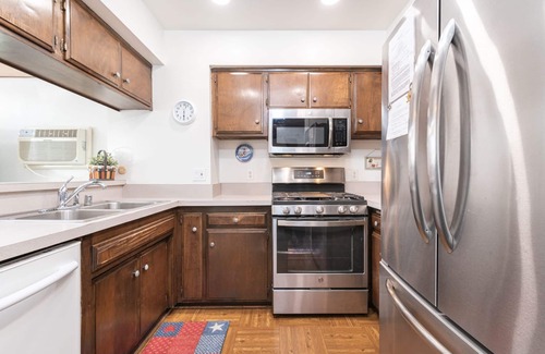 West Newport Condo | Retro Split-Level Beach House | Steps to Sand | Darling Details Throughout! | Walk to Everything