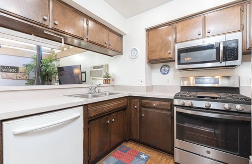 West Newport Condo | Retro Split-Level Beach House | Steps to Sand | Darling Details Throughout! | Walk to Everything
