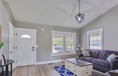 Nampa House | Revamped Gem in the Heart of Nampa Unwind in Style