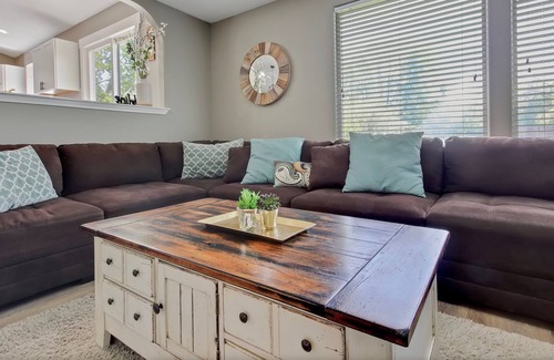 Nampa House | Revamped Gem in the Heart of Nampa Unwind in Style