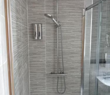 Donegal House | Reveller Bar Lodgings