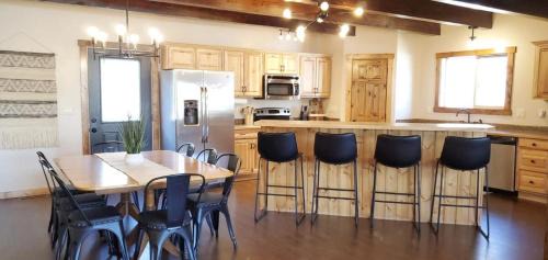 Glendale House | Revered Hidden Lake Lodge East Zion & Bryce