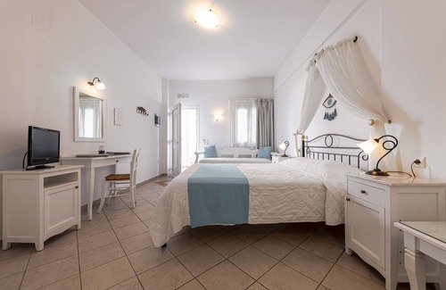 Firostefani Hotel | Reverie Santorini Hotel