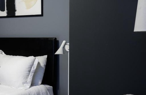 Near Southside Apartment | Revived LF Square 1BR with Rooftop by Zencity