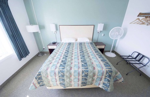 Fairbanks House | Rewak Studios:Two-GIG backed WiFi! Hotel-Style Furnished Studios-Central Location and Easy Walking