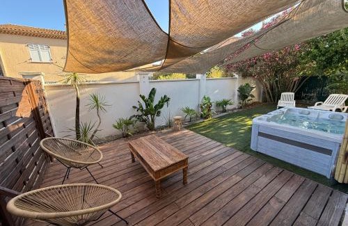 Saint-Raphael Apartment | Rez de jardin cosy & jacuzzi