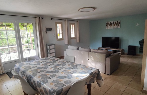 Pegomas Apartment | Rez de Jardin Dans un Écrin de Verdure