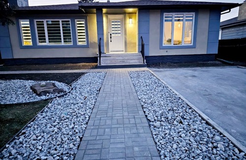Edmonton House | RGW'S Cozy Casa Upper Modern & Stylish close to Rogers Place close to Down Town