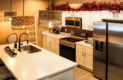 Vero Beach South House | RH Style Beach House, 3Bedrooms, 6 guests, 8min to Ocean