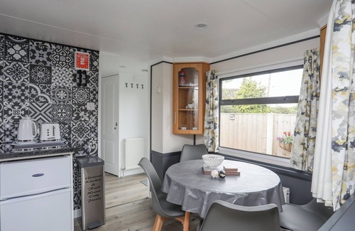 Tyn-y-Gongl Cottage | RHIWLAS BACH, family friendly, country holiday cottage in Benllech