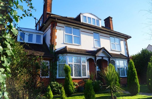 Watford Hotel | Ricky Road Guest House - Budget