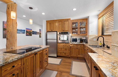 Olympic Valley House | Ridge Court # 14 at Palisades - Pet Ok, Ski Shuttle + Tennis!