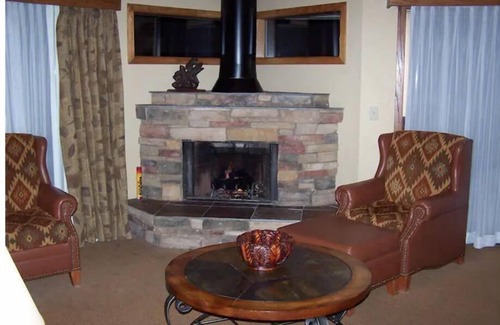 Tahoe Village Resort | Ridge Tahoe Resort Cascade 2 master suites