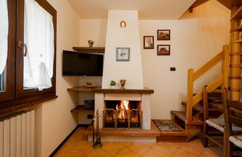 Sestola Apartment | Rifugio tra i Boschi - Camino & Balcone