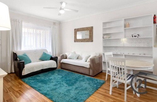 Semaphore Apartment | Right in the heart of Iconic Semaphore!