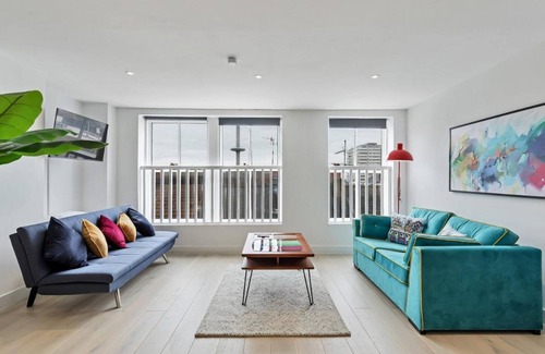 Montpelier Apartment | Right On : Bright On Apartment 1E - City Centre Luxury Apartments