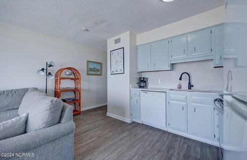 Carolina Beach Condo | Right On the Beach - Spectacular Views!