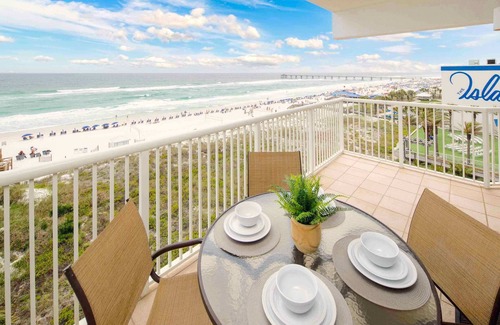 Fort Walton Beach Condo | Right on the Sand Dunes-Top Floor-BEACHFRONT-Free Bch Svc & Fitness Room