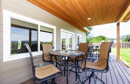 Laclede House | Riley Creek Retreat