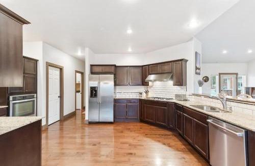 Laclede House | Riley Creek Retreat