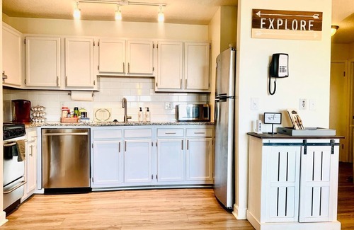 Banner Elk Condo | Riley's Retreat - Resort Pool/Hot Tub/Hike/Bike/Raft