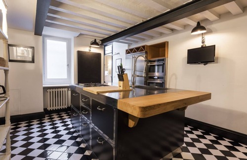 Oltrarno Apartment | Rinascimento Privato by MMega