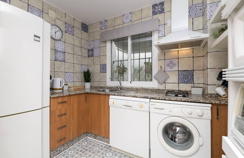 Benamahoma House | RINCON DE LOS DESEOS - Charming apartment with nice patio and Free WiFi