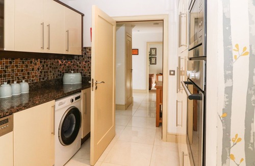 Kenmare Cottage | RING OF KERRY GOLF CLUB COTTAGE in Kenmare, County Kerry