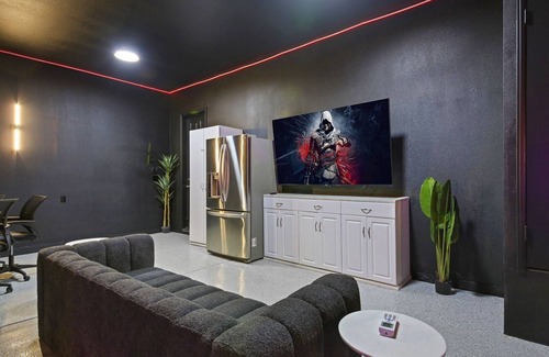 Madison Estates House | Rio: Pool, Spa, Fire Pits, Ping Pong, BBQ