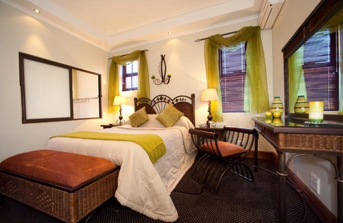 Universitas House | Rise and Shine Lodge