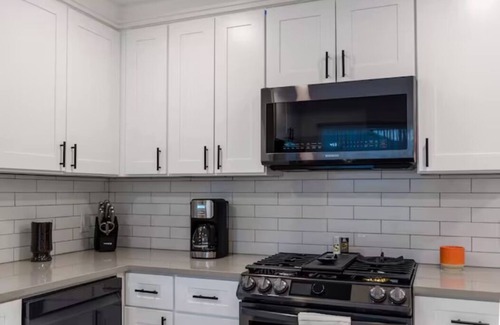 South Salt Lake House | Rise & Grind SLC/HIGH-END Style/Gated & Garage.