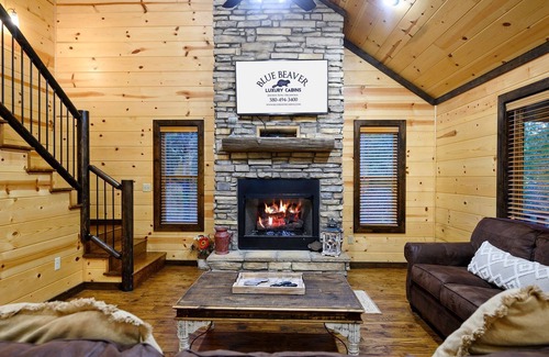 Broken Bow Cabin | Rising Sun formerly Tequila Sunrise! 3 Bdrm; 3 Bath; EV Car Charger(Guests Only)