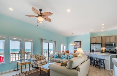 Topsail Beach House | RISKY BUSINESS: 4 BR / 4 BA oceanfront in Topsail Beach, Sleeps 8