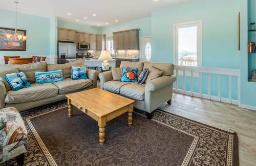 Topsail Beach House | RISKY BUSINESS: 4 BR / 4 BA oceanfront in Topsail Beach, Sleeps 8