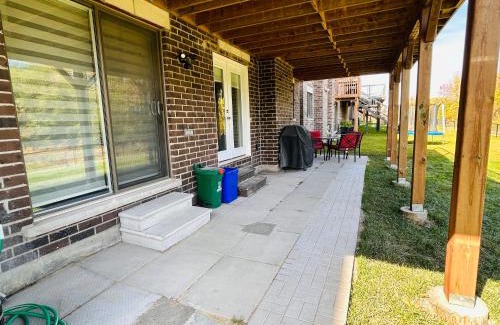 Whitby House | Rita's Kunjo - 2BR, 3BD, 2WR, Full Ktchn, Living