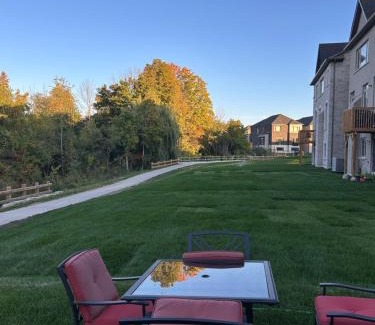 Whitby House | Rita's Kunjo - 2BR, 3BD, 2WR, Full Ktchn, Living