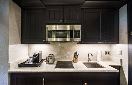 Avon Apartment | Ritz Carlton Bachelor Gulch, Beaver Creek - ski in out!