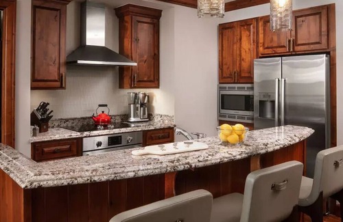 Vail Villa | Ritz Carlton Residences Vail: Luxurious alpine mountain resort home