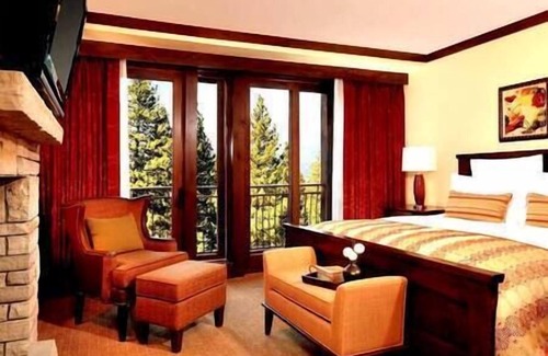 Truckee Hotel | Ritz Carlton Club Resort & Spa, Ski, Fireplace