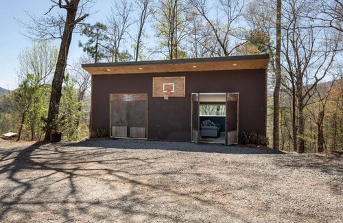 Bryson City RV Rental | River Access & Hot Showers