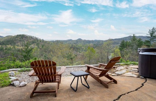 Bryson City RV Rental | River Access & Hot Showers