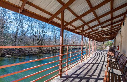 Pigeon Forge Hotel | River Bend Inn - Pigeon Forge