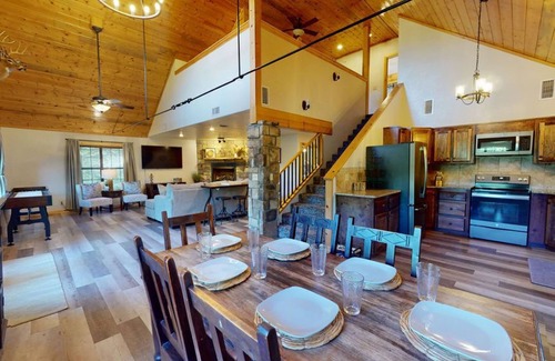 Hochatown Cabin | River Front Luxury 3 Bedroom ON Glover River UPDATED