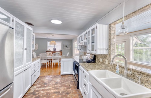 Kiln House | River House 3BR, 1king, Ping Pong Table