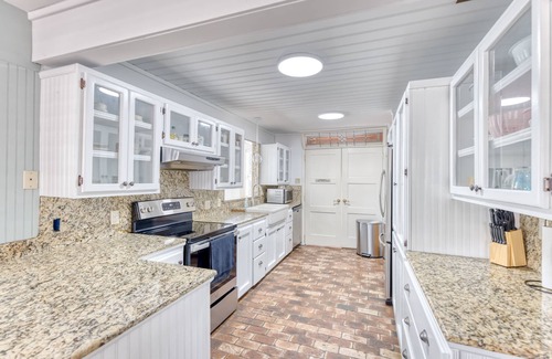 Kiln House | River House 3BR, 1king, Ping Pong Table