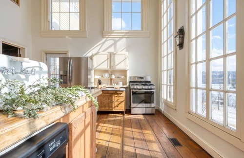 Catskill House | River House by AvantStay | Historic & Secluded Estate on the Hudson River w/Pool
