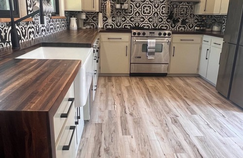 Boise House | River House Greenbelt Getaway: Walk to the Boise River Greenbelt. Cozy & Quiet.