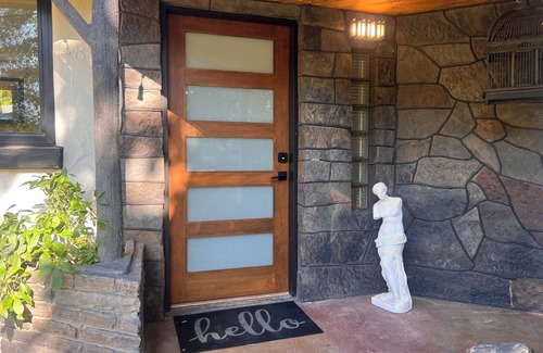 Boise House | River House Greenbelt Getaway: Walk to the Boise River Greenbelt. Cozy & Quiet.
