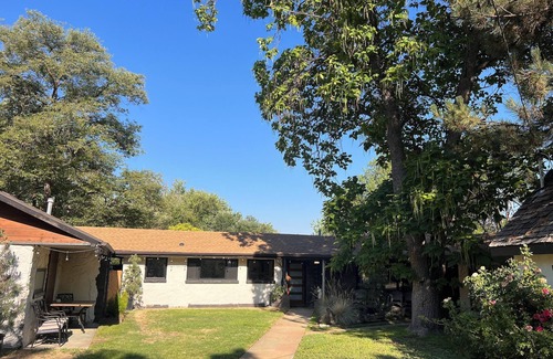 Boise House | River House Greenbelt Getaway: Walk to the Boise River Greenbelt. Cozy & Quiet.
