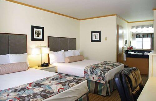 Florence Hotel | River House Inn, a Baymont by Wyndham
